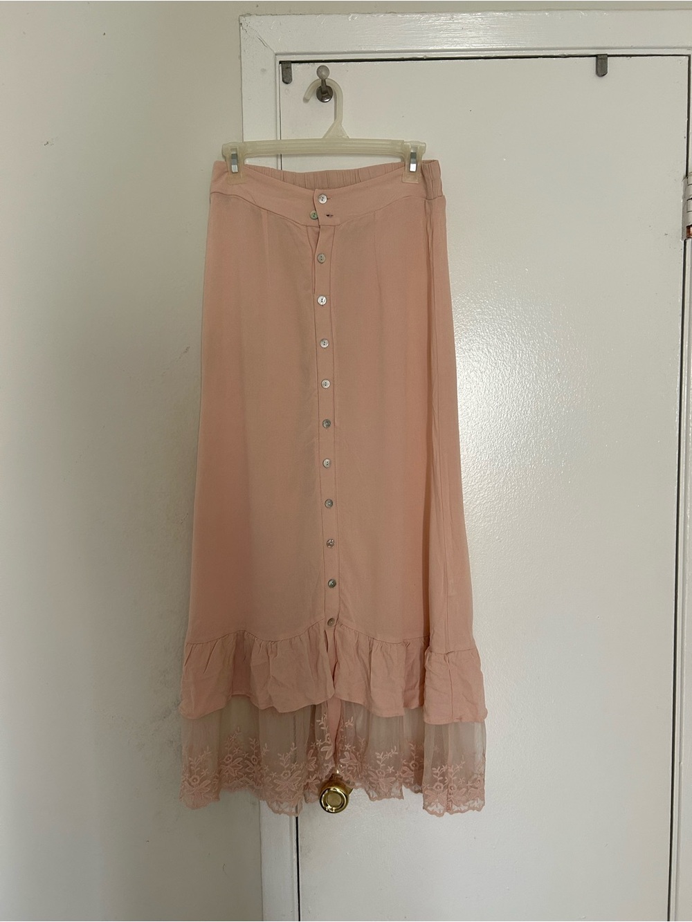 VENUS Blush Pink Button-Front Maxi Skirt with Lace Hem Trim